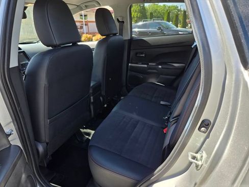 Used 2025 Mitsubishi Outlander Sport SE AWD/4WD image 11