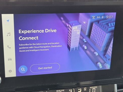 Used 2025 Toyota Sienna LE FWD image 18