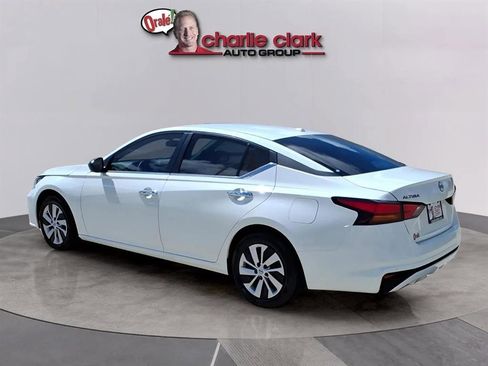 Used 2025 Nissan Altima 2.5 S image 3