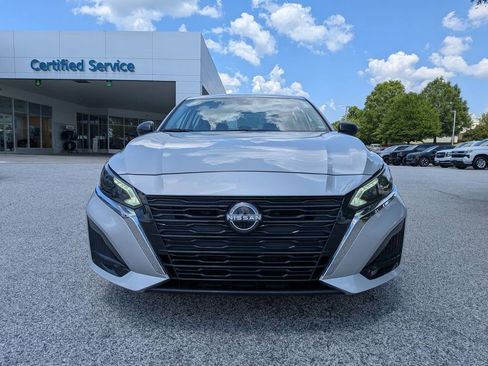 Used 2024 Nissan Altima 2.5 SV FWD image 3
