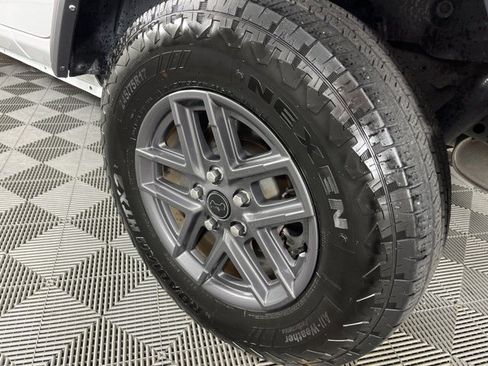 Used 2024 Jeep Wrangler Unlimited Sport AWD/4WD image 11