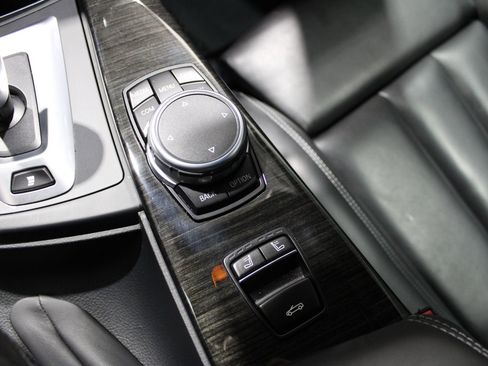 Used 2017 BMW M4 Convertible image 38