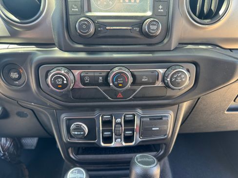 Used 2020 Jeep Gladiator Sport w/ Quick Order Package 24S AWD/4WD image 31