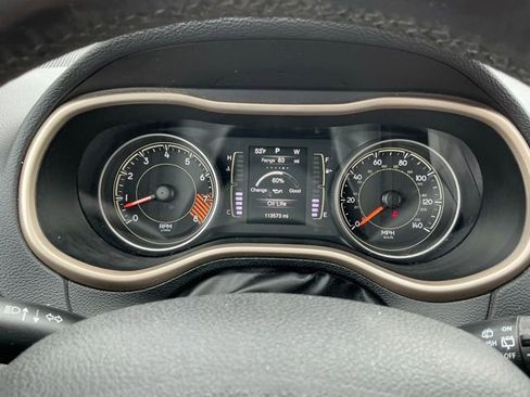 Used 2015 Jeep Cherokee Latitude w/ Comfort/Convenience Group image 23