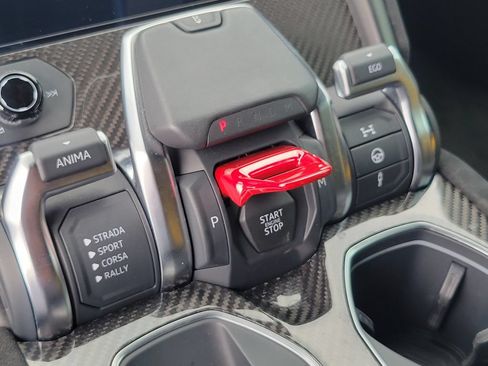 Used 2023 Lamborghini Urus Performante AWD/4WD image 27