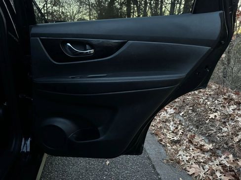 Used 2017 Nissan Rogue SL w/ SL Premium Package image 12