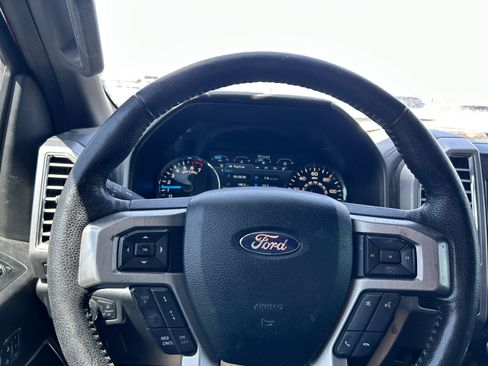 Used 2015 Ford F150 Platinum w/ Equipment Group 701A Luxury AWD/4WD image 17