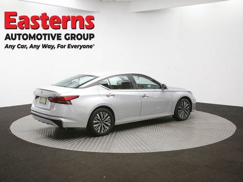 Used 2024 Nissan Altima 2.5 SV image 40