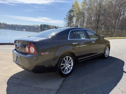 Used 2010 Chevrolet Malibu LTZ FWD image 5