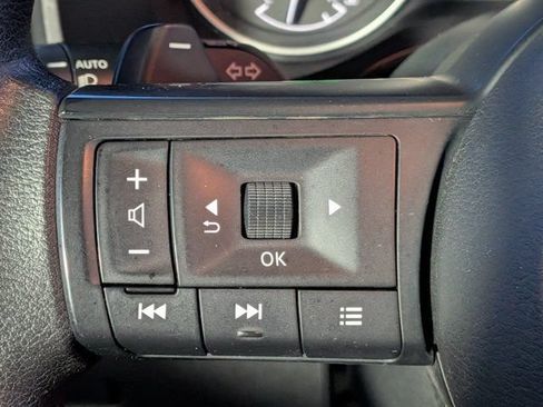 Used 2024 Nissan Rogue S FWD image 24