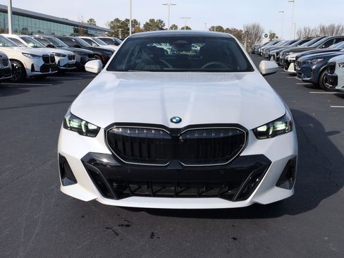 New 2026 BMW 530i image 3