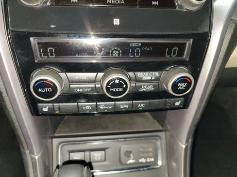 Used 2019 Subaru Ascent Limited AWD/4WD image 21