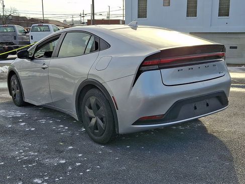 Used 2024 Toyota Prius LE image 3