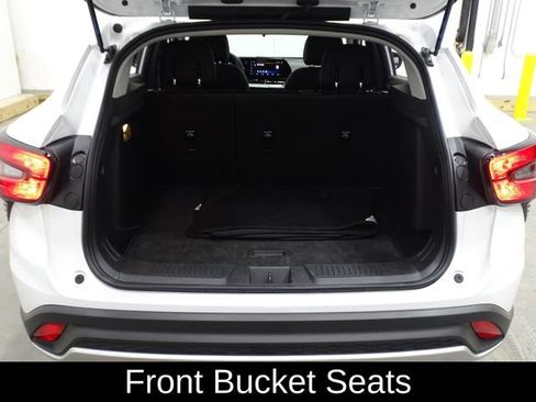 Used 2024 Chevrolet Trax LT FWD image 13