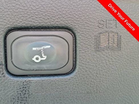 Used 2024 Ford Edge Titanium AWD/4WD image 25
