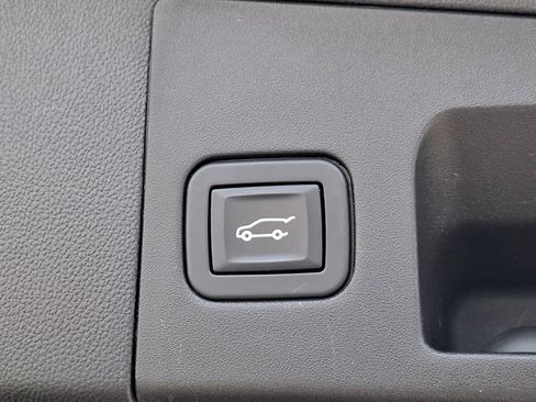 Used 2018 Cadillac XT5 Luxury w/ LPO, Wheel Lock Package image 32