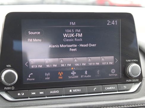 Used 2023 Nissan Rogue SV image 35