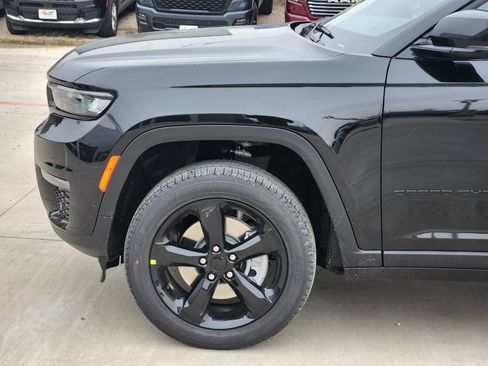 New 2025 Jeep Grand Cherokee L Limited w/ Luxury Tech Group II image 10