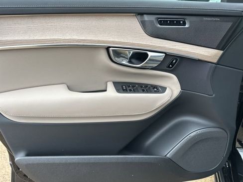 New 2026 Volvo XC90 T8 Plus w/ Protection Package AWD/4WD image 13