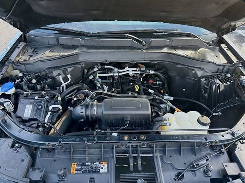 Certified 2022 Ford Explorer XLT w/ Equipment Group 202A image 34