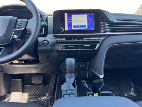 Used 2025 Toyota Camry LE w/ Convenience Package FWD image 11