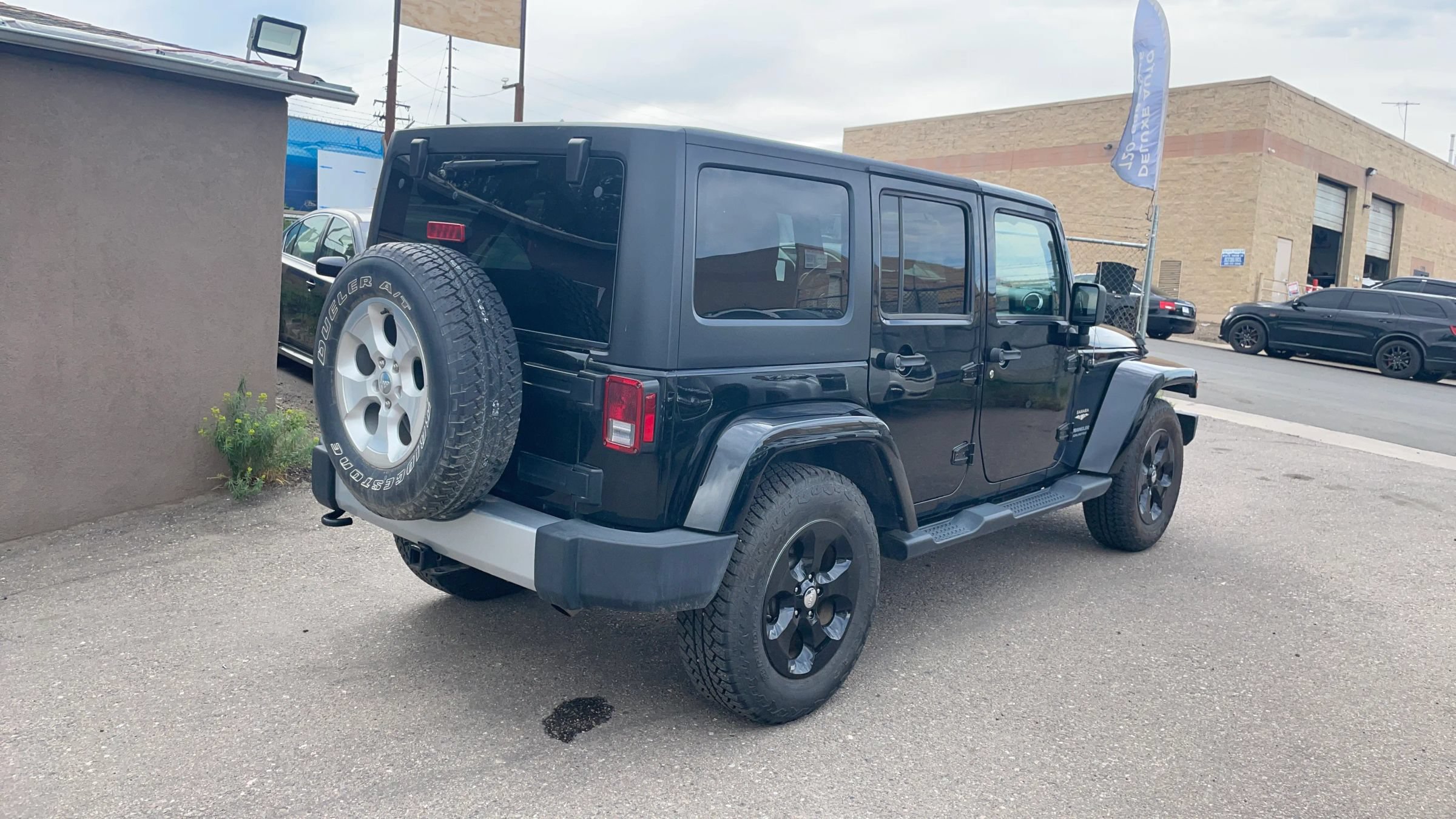 Used 2015 Jeep Wrangler Unlimited Sahara w/ Connectivity Group AWD/4WD image 6