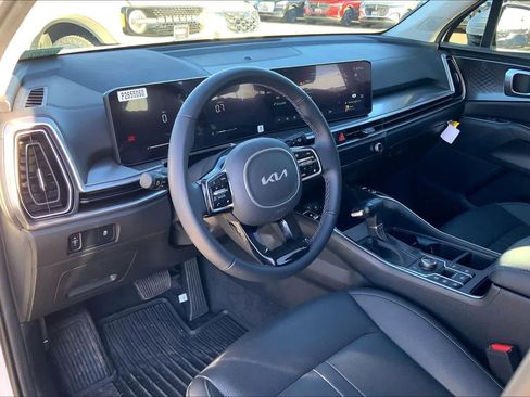 Certified 2025 Kia Sorento S image 36