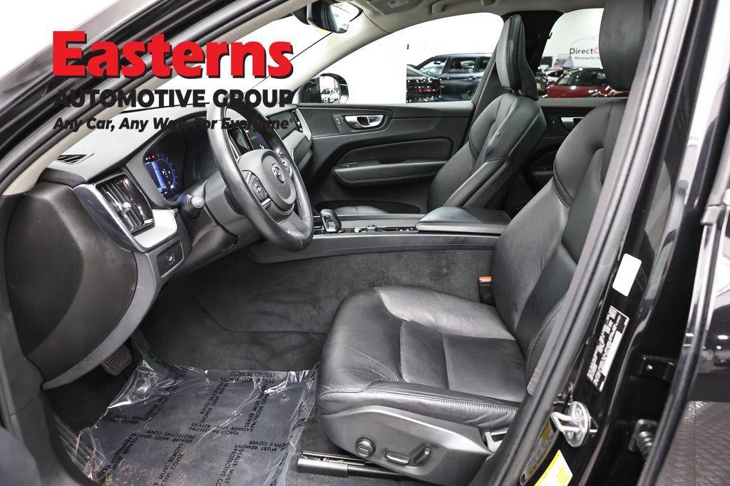 Used 2023 Volvo XC60 B5 Core FWD image 16