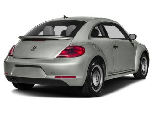 Used 2015 Volkswagen Beetle 1.8T Classic FWD image 2