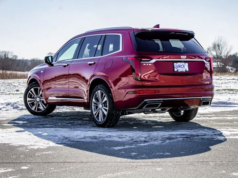 Used 2024 Cadillac XT6 Premium Luxury w/ Platinum Package image 13