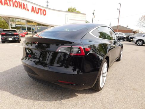 Used 2018 Tesla Model 3 Long Range RWD image 4