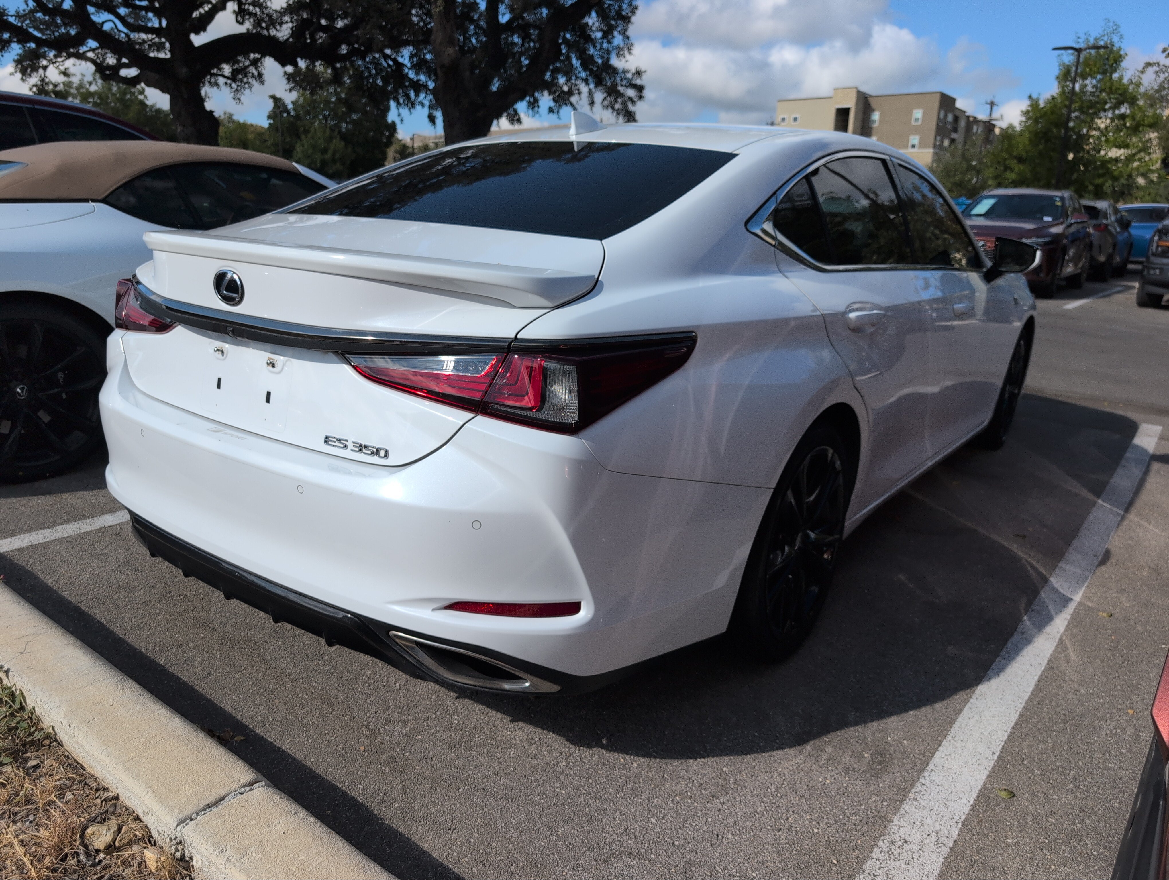 Certified 2022 Lexus ES 350 F Sport FWD image 3
