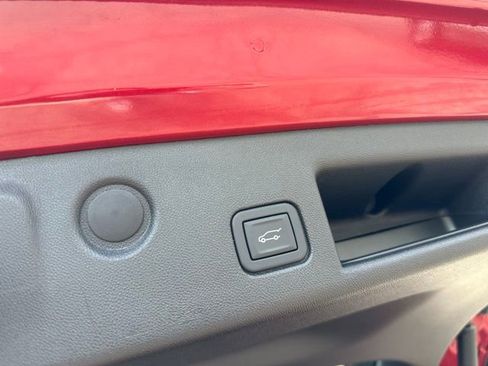 Used 2023 Chevrolet Equinox LT FWD image 29