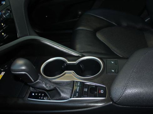 Used 2023 Toyota Camry XLE FWD image 37