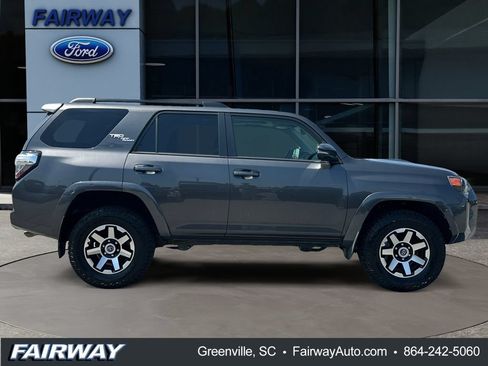 Used 2019 Toyota 4Runner 4WD image 9