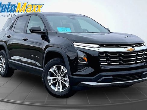 Used 2025 Chevrolet Equinox LT AWD/4WD image 3