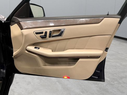 Used 2011 Mercedes-Benz E 350 4MATIC Wagon image 21