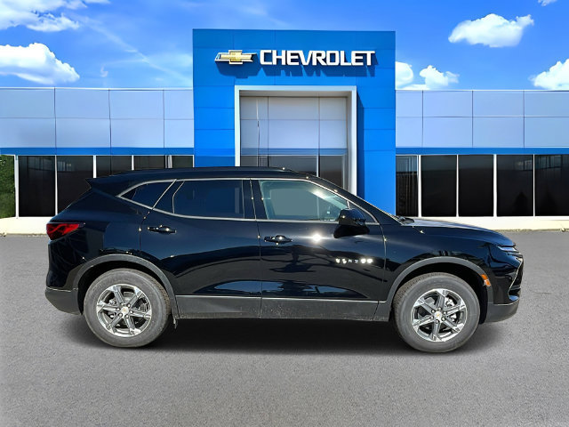 New 2026 Chevrolet Blazer LT w/ Convenience Package FWD image 3