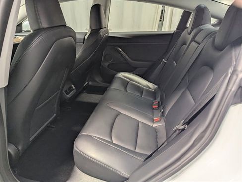 Used 2023 Tesla Model 3 Standard Range image 9