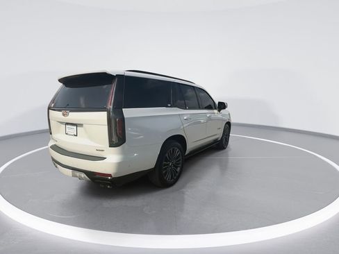 Used 2023 Cadillac Escalade V w/ Heavy-Duty Trailer Package AWD/4WD image 8