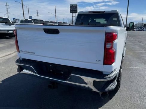 Used 2024 Chevrolet Silverado 2500 LT AWD/4WD image 9