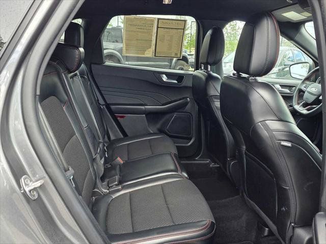 Used 2024 Ford Escape ST-Line AWD/4WD image 12