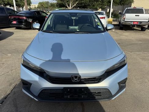 Used 2023 Honda Civic EX image 2