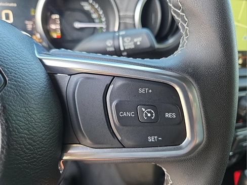 Used 2023 Jeep Wrangler Unlimited Sahara AWD/4WD image 18