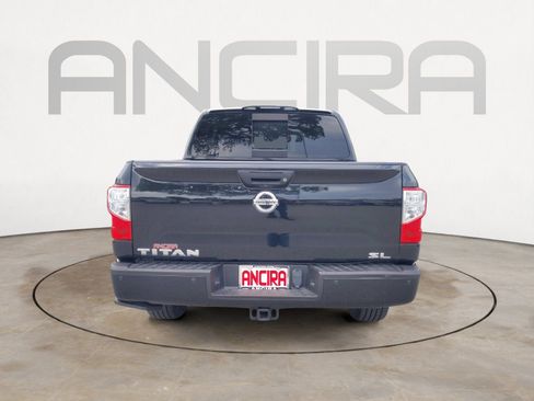 Used 2019 Nissan Titan SL RWD image 9