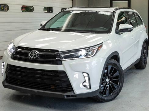 Used 2019 Toyota Highlander SE AWD/4WD image 11