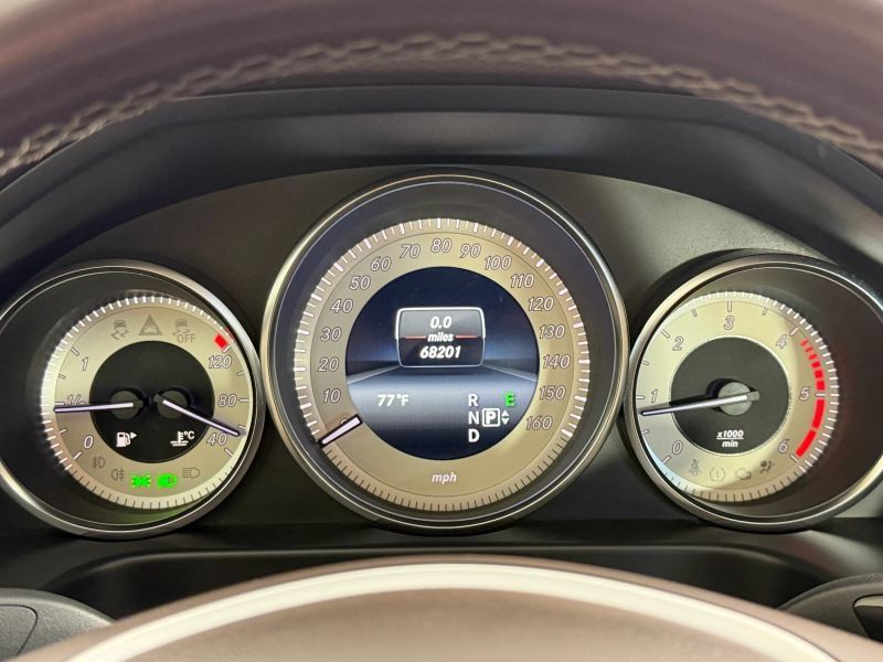 Used 2014 Mercedes-Benz E 250 BlueTEC 4MATIC Sedan image 93