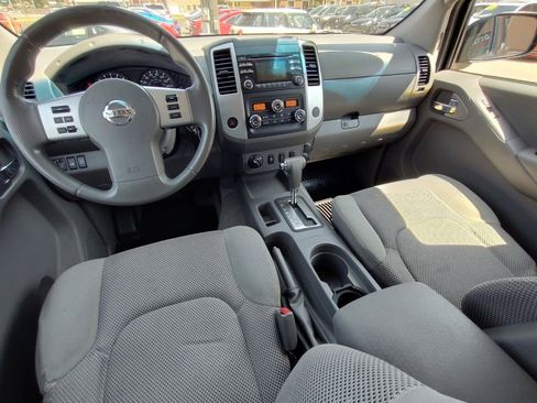 Used 2013 Nissan Frontier SV w/ SV Value Truck Pkg AWD/4WD image 35