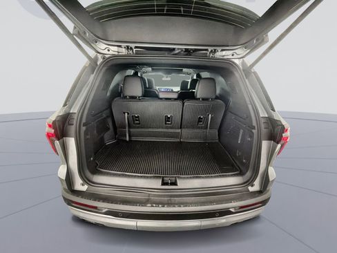 New 2026 Chevrolet Traverse Z71 w/ Enhanced Driving Package AWD/4WD image 27