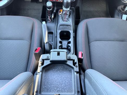 Used 2022 Jeep Gladiator Rubicon w/ Cold Weather Group image 18